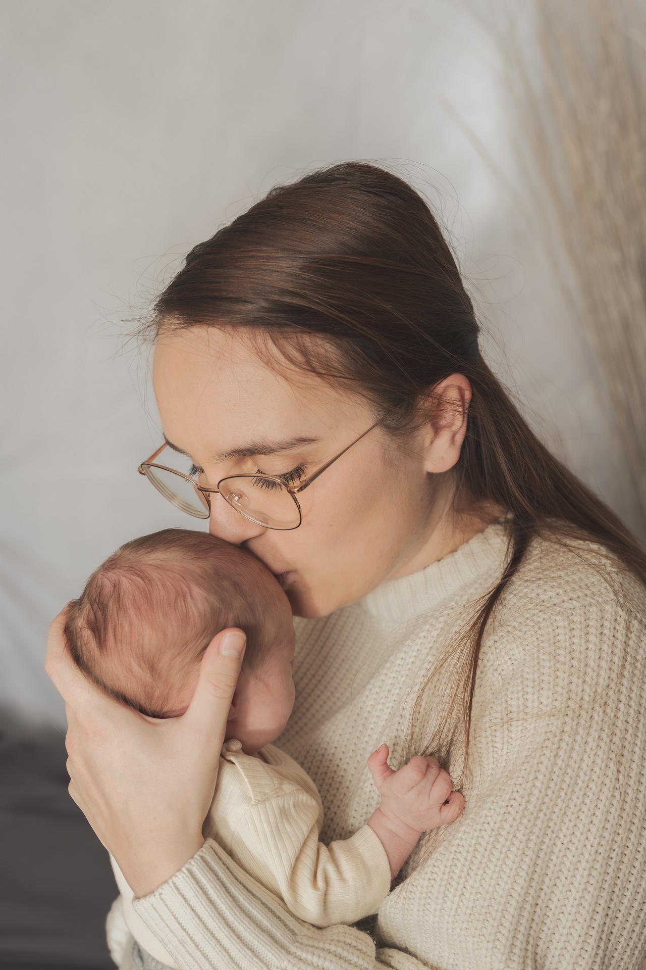 Newborn, Neugeborene, Newbornshooting, Neugeborenenfotografie, Babyfotos, Newborn Fotos, Schlafendes Baby, Newborn Studio, Newborn Detailaufnahmen, Eltern mit Baby