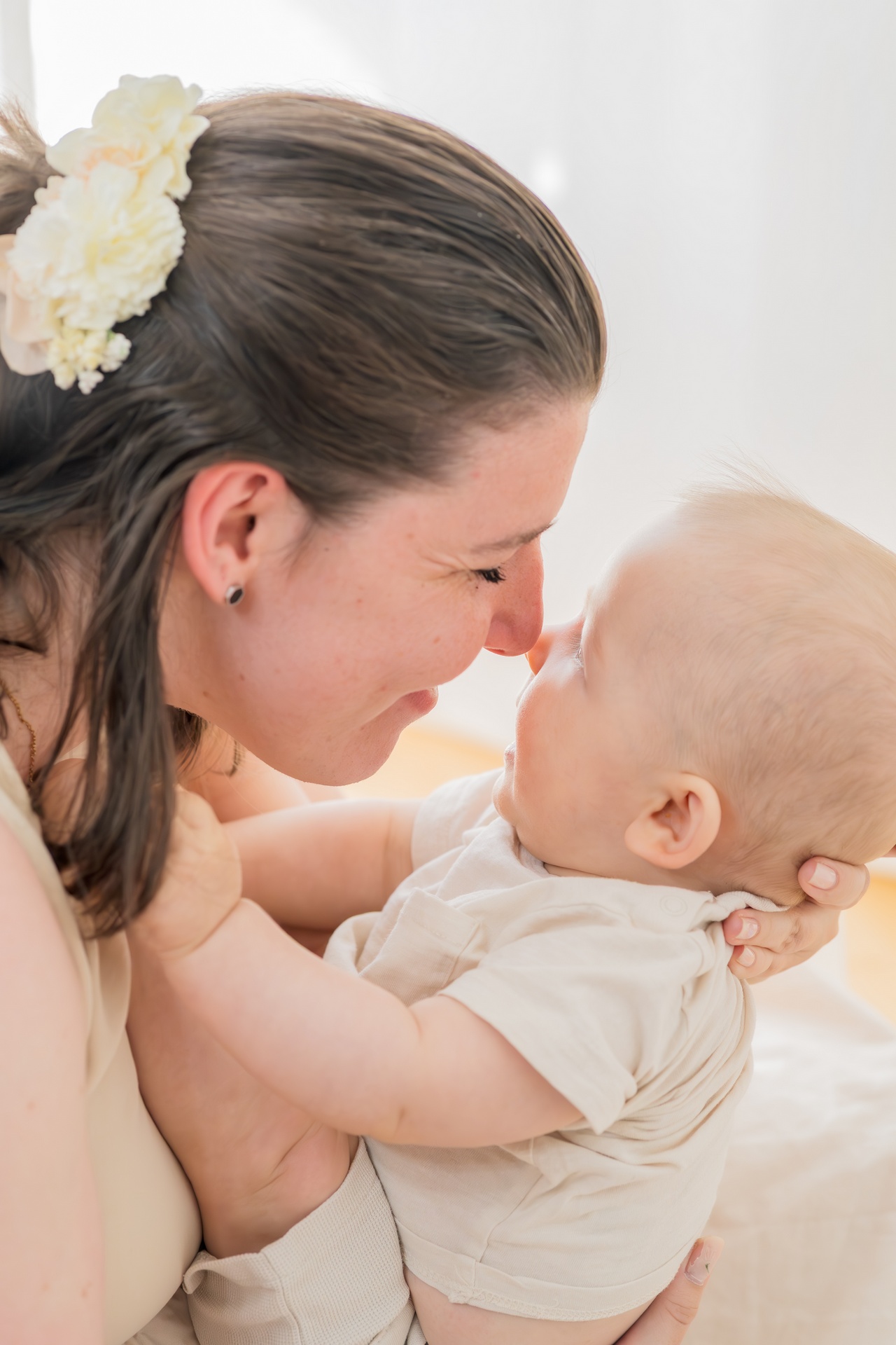 Familienfotos, Familienshooting, Familienfotografie, Eltern mit Kindern, Geschwisterbilder, Familienmomente, Familie Outdoor, Familienshooting natürlich, Familie im Park, Kinder und Eltern
